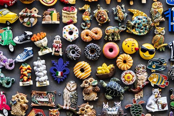 Køleskabsmagneter: Dekoration med kulturel og følelsesmæssig værdi