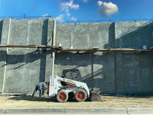 Find brugte entreprenørmaskiner på auktion hos Kapow